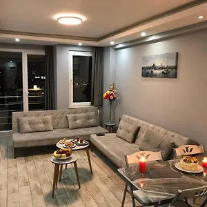 Royalstar Taksim Family شقة